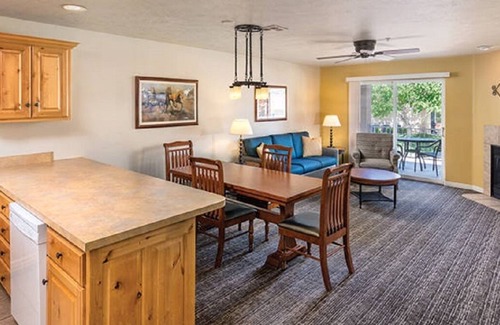 St. George Resort | Leave your worries at the door!