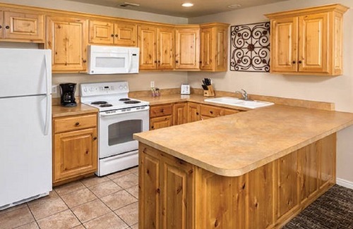 St. George Resort | Leave your worries at the door!