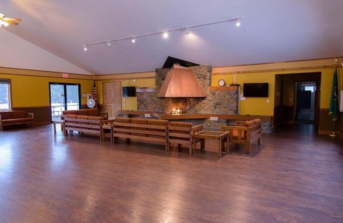 Ardenvoir Resort | Leavenworth Camping Resort Lodge 1