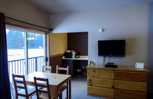 Ardenvoir Resort | Leavenworth Camping Resort Lakeview Lodge 2