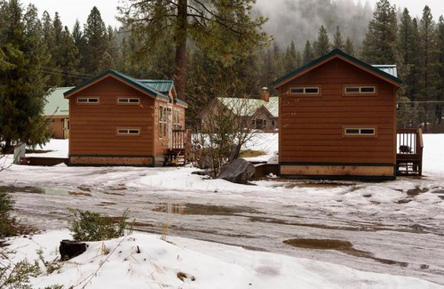 Ardenvoir Resort | Leavenworth Camping Resort Cottage 5