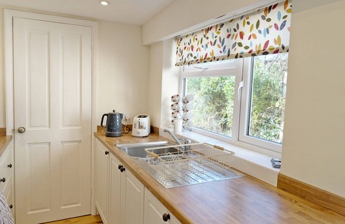 Midhurst House | Leaview, Midhurst - a family house that sleeps 5 guests in 3 bedrooms