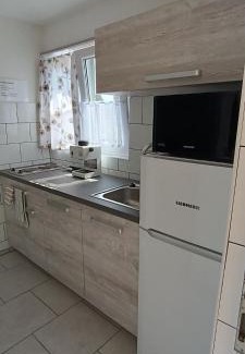 Oroszlany House | Lebegő Falu Vendégház