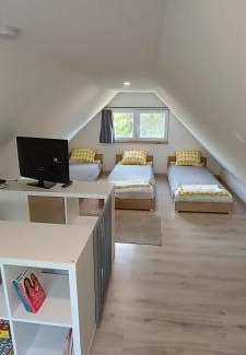Oroszlany House | Lebegő Falu Vendégház