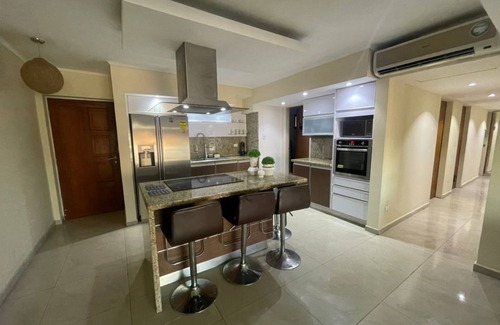 Lecheria Apartment | Lechería, 3 hab , Piscina, 144mts², Playas
