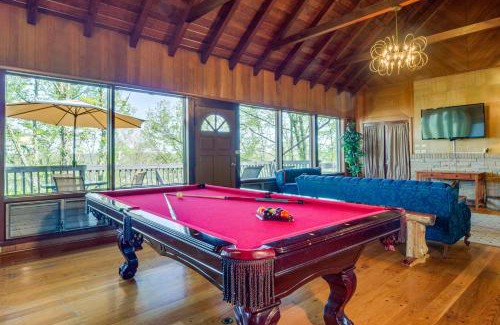 Burkesville House | Ledge Lodge Burkesville Getaway Pool and Views!