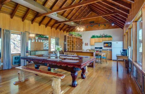 Burkesville House | Ledge Lodge Burkesville Getaway Pool and Views!