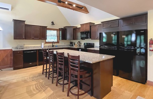 Lake Harmony Estates Ski Chalet | Ledgestone Lodge, Private Chalet for Large Group and Family Gatherings near JFBB