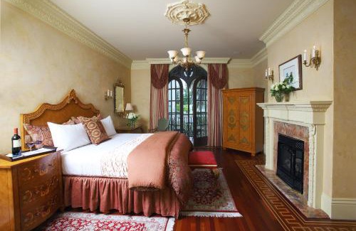 Sonoma Hotel | Ledson Hotel & Zina Lounge