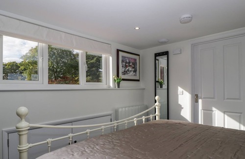 Boraston House | LEDWYCHE ORCHARD, romantic, with hot tub in Tenbury Wells
