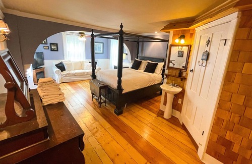 Stanstead Bed & Breakfast | Lee Farm Inn