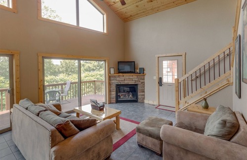 Walker Cabin | Leech Lake Cabin / Modern, Clean, Comfortable