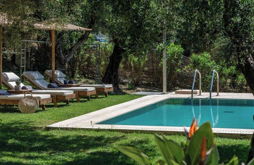 Porto Koukla Villa | Leedas Grand Villa - private pool