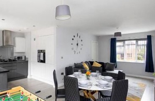 Leeds Apartment | Leeds 6 Bed (2x Adjacent Homes)