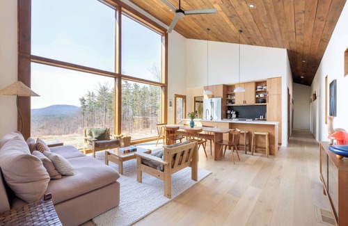 Leeds House | Leeds Longhouse: Scenic Views near Hudson + Hunter