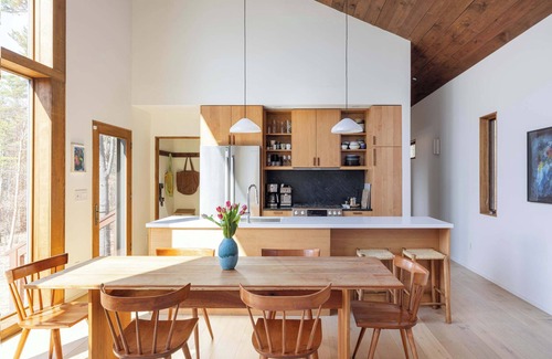 Leeds House | Leeds Longhouse: Scenic Views near Hudson + Hunter