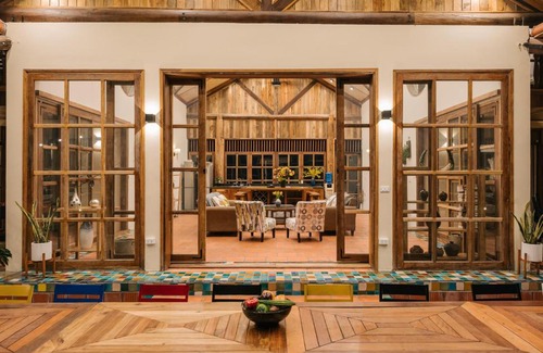 Soc Son Villa | LEEHA HOME Venuestay