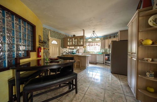 West Gate Hills House | Leela's Manor