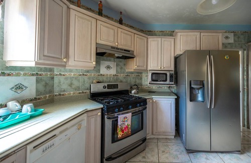 West Gate Hills House | Leela's Manor