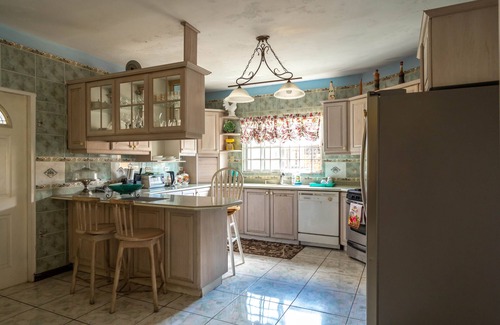 West Gate Hills House | Leela's Manor