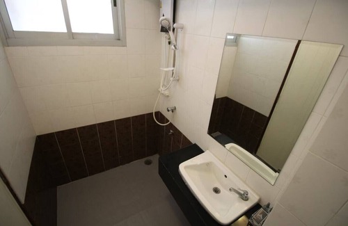 Bang Khen Hotel | Leelawadee Resotel Raminthra 23