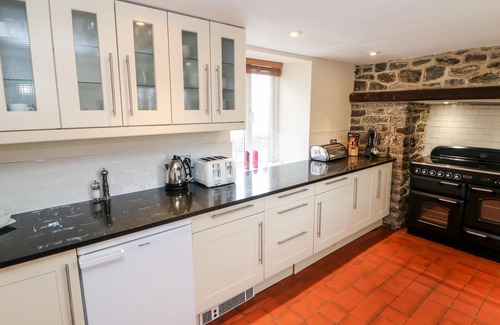 Millers Dale Cottage | LEES FARM, pet friendly, character holiday cottage in Priestcliffe
