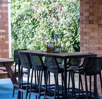 Ingham Hotel | Lees Hotel