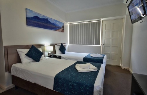 Ingham Hotel | Lees Hotel