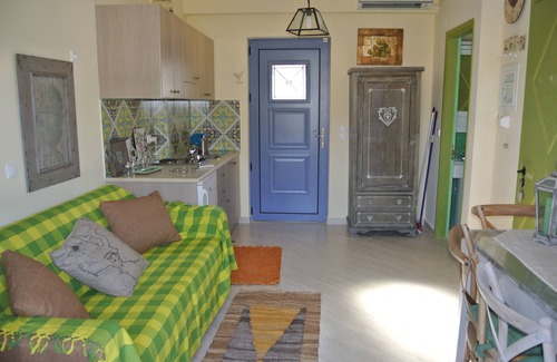 Geni Apartment | Lefkada Nydri Geni. For 4pers. apartment in residence 4 places two-room apartment p1