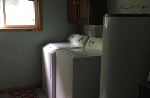 Hillman House | Left side Pet friendly, 1 hr away from Mackinaw Island, 25 min to Ocqueoc falls