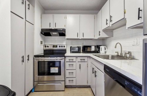 Bellevue Apartment | Legacy at Imperial Village 915 I 1 Bed 1 Bath