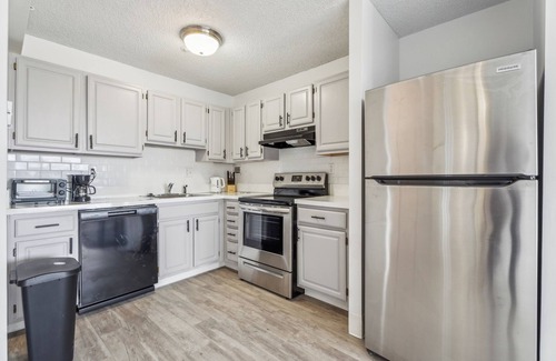 Richmond Apartment | Legacy at Imperial Village 816 I 2 Bed 2 Bath