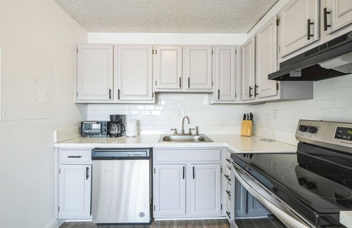 Bellevue Apartment | Legacy at Imperial Village 418 I 2 Bed 1 Bath