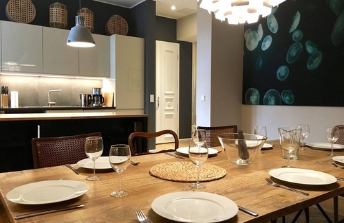 Neukoelln Apartment | Legal 140 sqm vacation apartment for up to 10 people