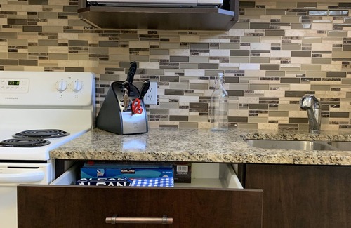 Southeast Edmonton Apartment | Legal Basement Suite w/Private Entrance & Laundry