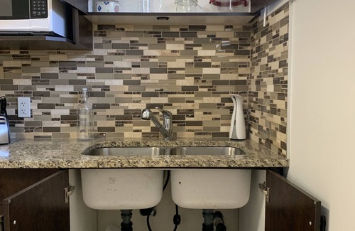 Southeast Edmonton Apartment | Legal Basement Suite w/Private Entrance & Laundry