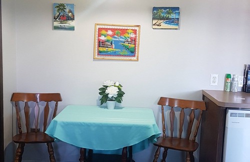 Rutland House | Legal Vacation Rental, Your home away from home in orchard and wine country.