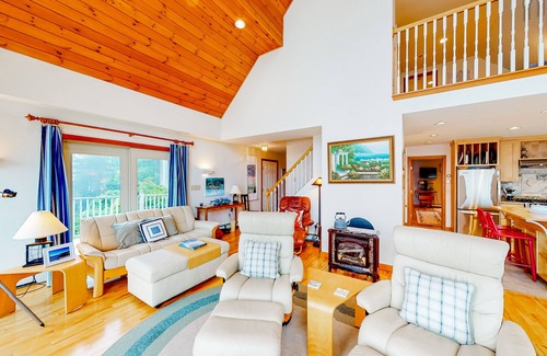 Gouldsboro House | Legend | Oceanfront house in Gouldsboro close to trails - private dock