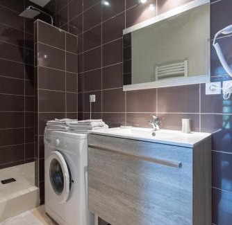 Bourg-en-Bresse Apartment | Legend- Parking privé Gratuit- Terrasse privée- Wifi - Convert - Alimentec