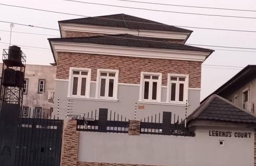 Lekki Phase 1 Apartment | Legend's Court by Daisy's Inn