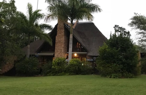 Hazyview House | Legend Safaris - Kruger Park Lodge