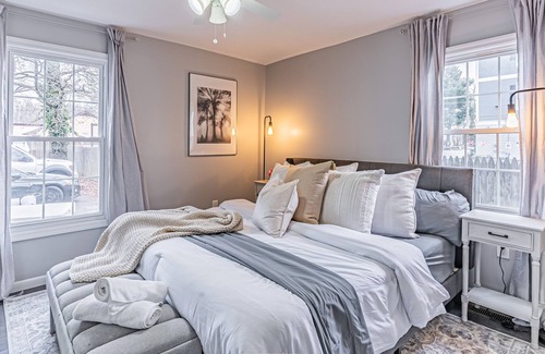 Plainfield House | Legendary BnB (sleeps 8)