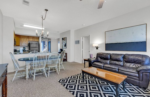 Red Hill Condo | Legends Golf Condo Steps From Ailsa Pub | Pool