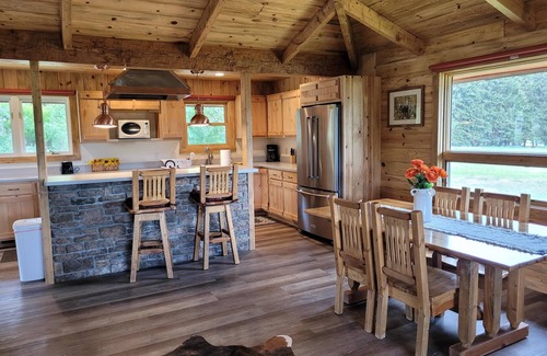 Wapiti House | Legg Ranch House 2 bed 2 bath close to Yellowstone