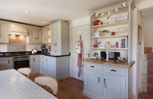 Holt Cottage | Legion Cottages - a self catering cottage that sleeps 4 guests in 2 bedrooms
