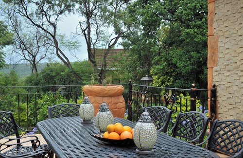 Cullinan House | Legodimo is a luxurious SELF-CATERING GAME LODGE 1 hour from Sandton