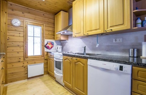 Tormanmaki House | Lehtotuvat E by Interhome