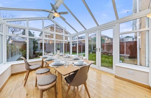 Welford House | Leicester 4BR, Sleeps 9, Fast WiFi & Smart TV, M1 & M69, Garden, Long Stays & Contactors Welcome - One Astley by Base Ten Stays