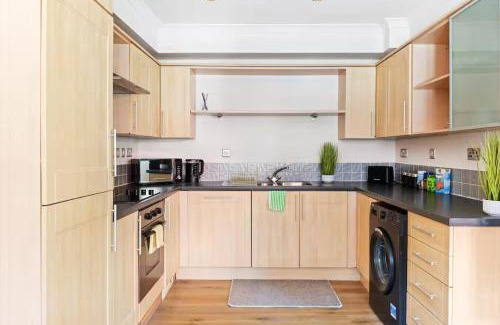 Oadby Apartment | Leicester1BR-WiFi-ModernApt-Kitchen-Sleeps2