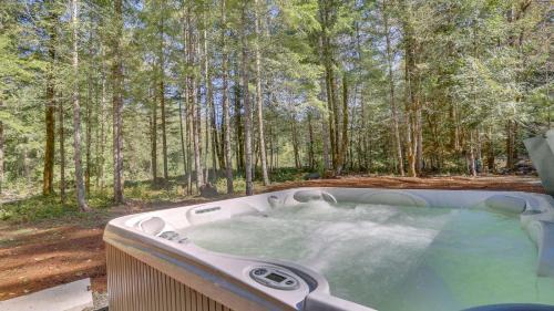 Rhododendron House | Leilani Cottage -Meredith Lodging
